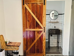 Comfort Double Room | Blackout curtains, free WiFi, bed sheets - Pig Dive Hostel (Moalboal)