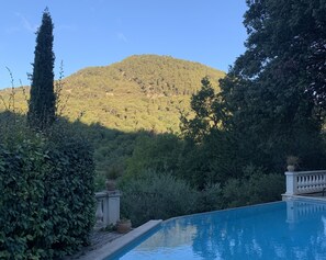 Piscine extérieure, piscine chauffée