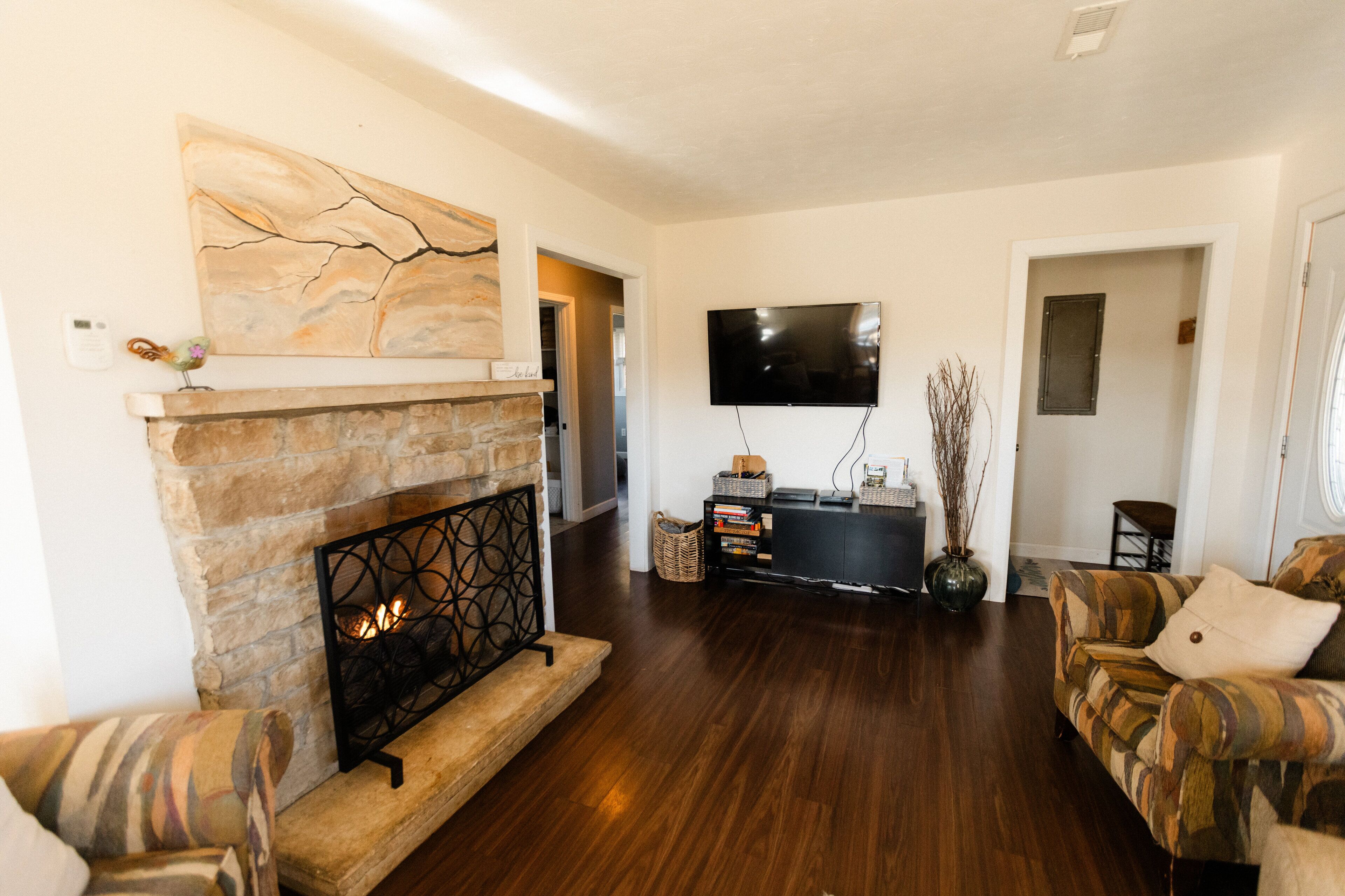 Romantic Hot Tub, Fire Place, Fenced Yard, Relaxation, 100 Meg Wifi,  Cumberland - Kentucky