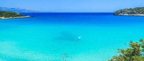Ubicación a pie de playa y tumbonas