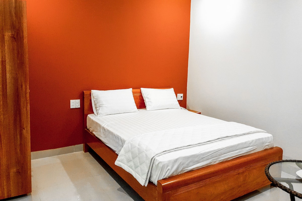 Standard Double Room | 1 bedroom, minibar, in-room safe, desk