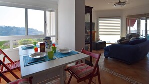 Televisie en een open haard