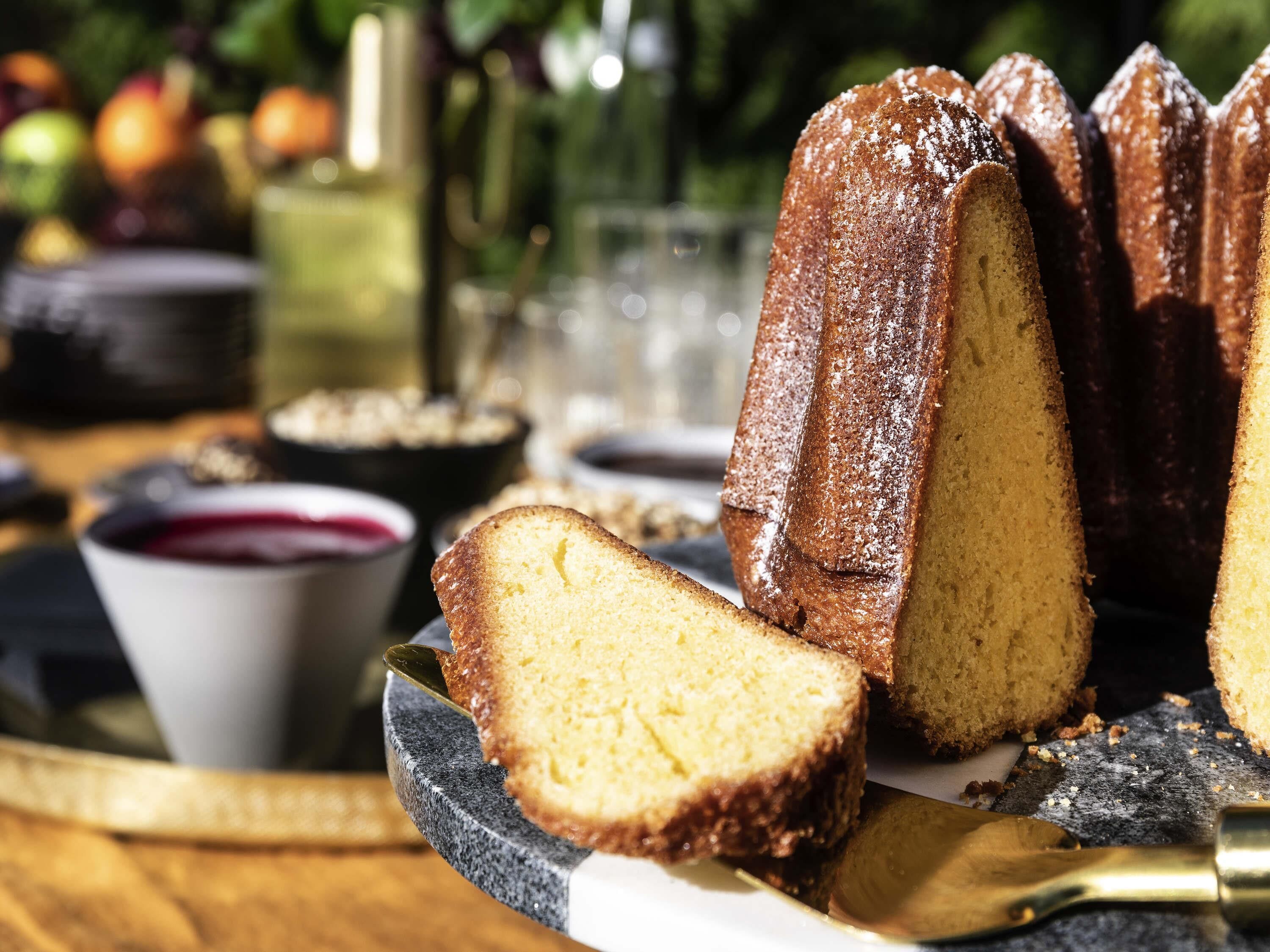 daily cooked-to-order breakfast (aud 29 per person)