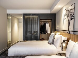 Minibar, Zimmersafe, Schreibtisch, schallisolierte Zimmer