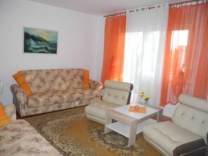 TV - Holiday apartment with air conditioning and balcony (Crikvenica)