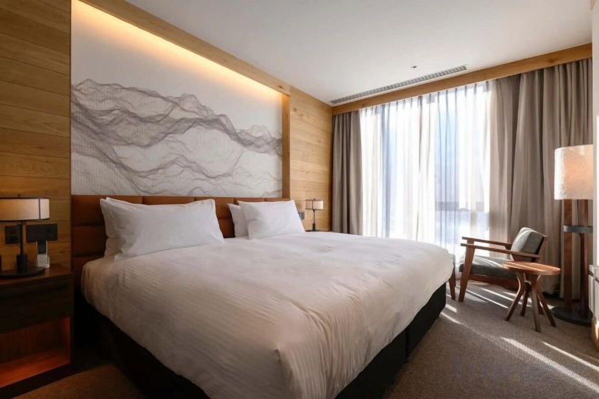 In-room safe, iron/ironing board, cots/infant beds, free WiFi