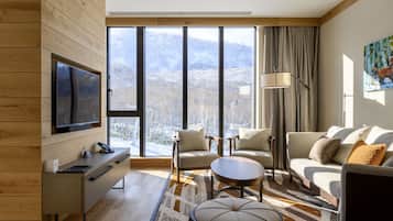 Superior Room, 3 Bedrooms | 1 bedroom, in-room safe, iron/ironing board, cribs/infant beds