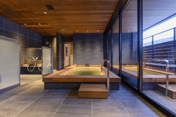 Bañera de hidromasaje interior