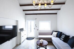 Desk, rollaway beds, free WiFi, bed sheets