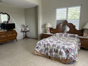 4 Schlafzimmer, Bügeleisen/Bügelbrett, kostenloses WLAN, Bettwäsche