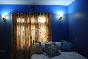 14 slaapkamers, een strijkplank/strijkijzer, wifi, beddengoed