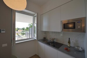 Fridge, microwave, dishwasher, coffee/tea maker - The View-Earth: design apt. with lake view (Baveno)