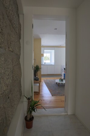 Interior - 2 minutes from Campanhã train station. 2 bedroom apartment (Porto)