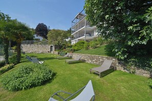 Property grounds - The View-Garden: design lake view apt. with porch (Baveno)