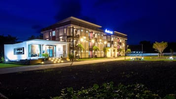 المنشأة من الخارج