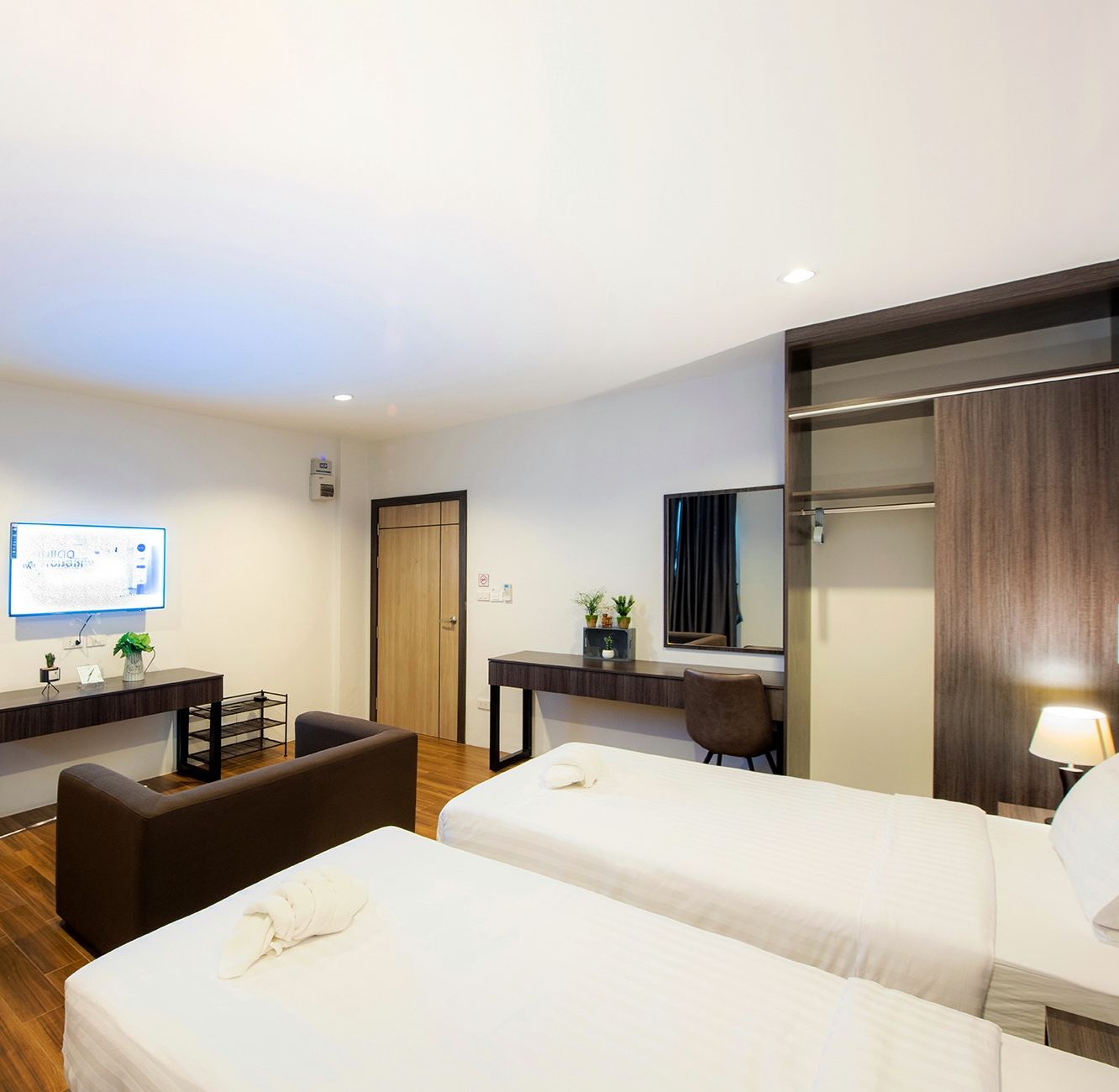 standard twin room | blackout curtains, free wifi, bed sheets