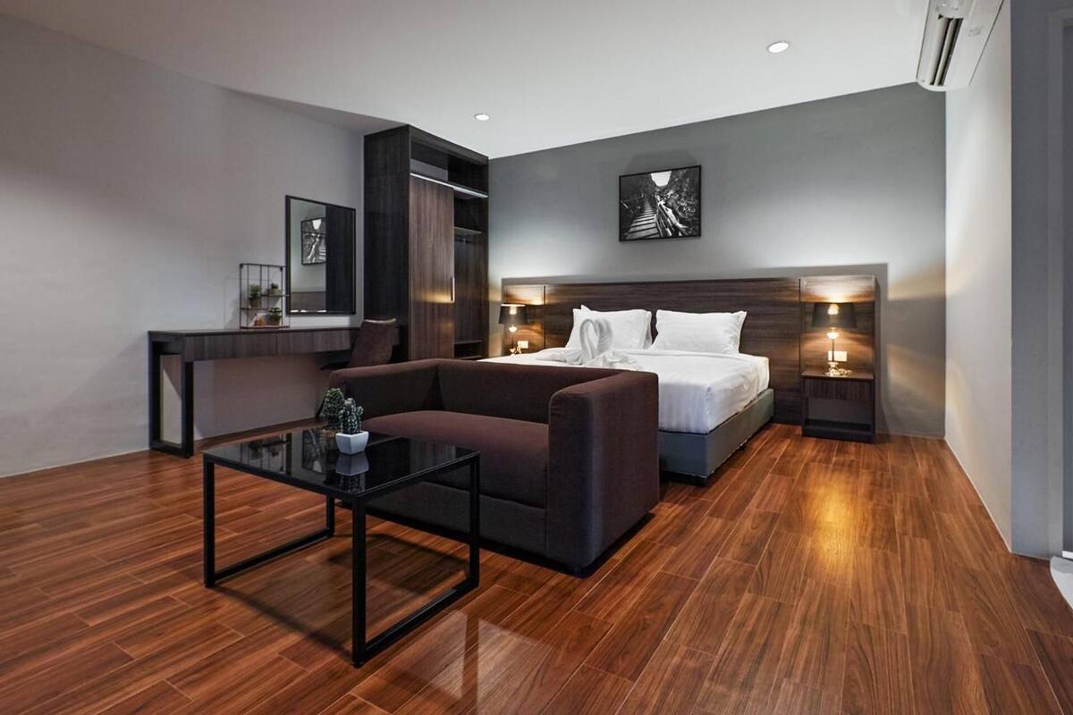 blackout curtains, free wifi, bed sheets