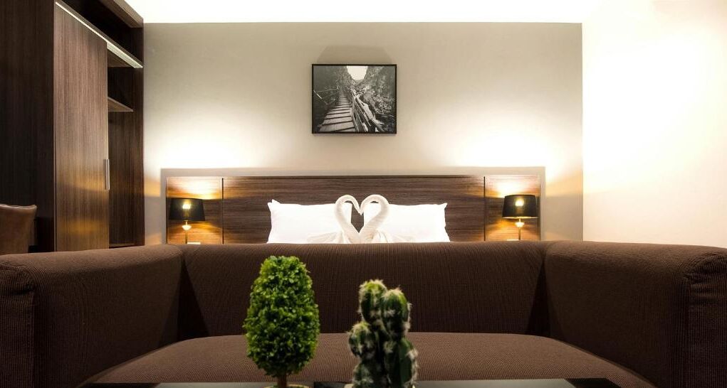 blackout curtains, free wifi, bed sheets