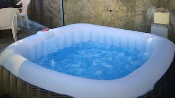 Idromassaggio all'aperto