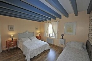 4 Schlafzimmer, Bügeleisen/Bügelbrett, WLAN, Bettwäsche