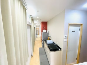 Desk, free WiFi - Mcity in Wakasa (Naha)