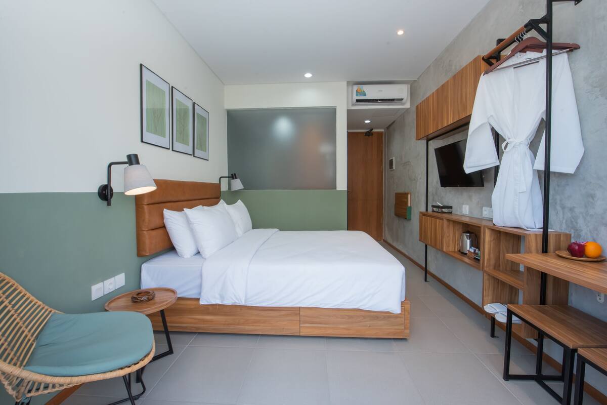Quarto casal superior | Cofres nos quartos, escrivaninha, Wi-Fi de cortesia, roupa de cama
