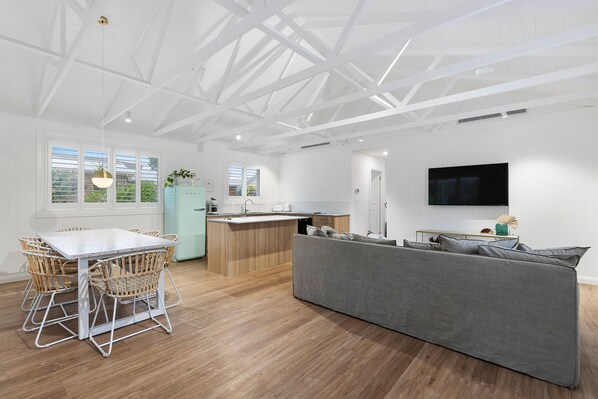 Design Apartment, 5 Bedrooms | Living area | Flat-screen TV, Netflix