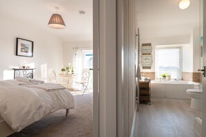 3 bedrooms, iron/ironing board, travel cot, free WiFi