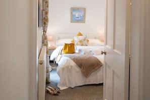 3 bedrooms, iron/ironing board, travel crib, free WiFi