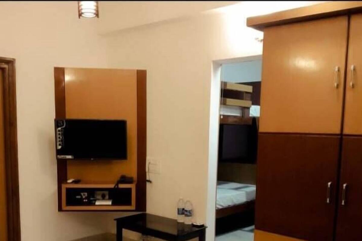 Eenvoudige kamer | 1 slaapkamer, een strijkplank/strijkijzer, beddengoed