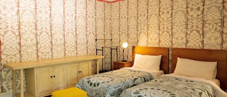 Exclusive-Apartment | Schreibtisch, laptopgeeigneter Arbeitsplatz, Verdunkelungsvorhänge