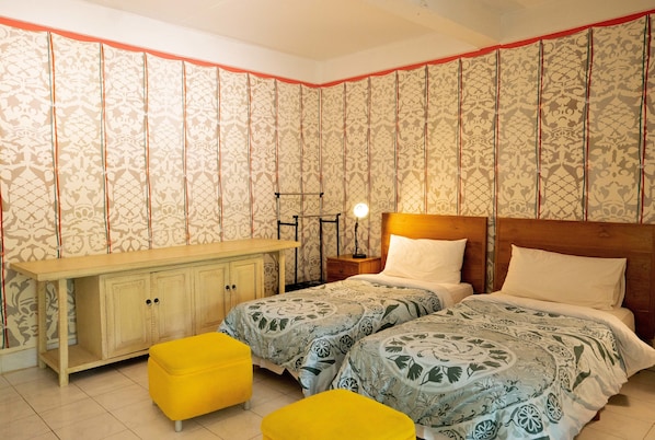 Exclusive Apartment | Desk, laptop workspace, blackout curtains, free WiFi