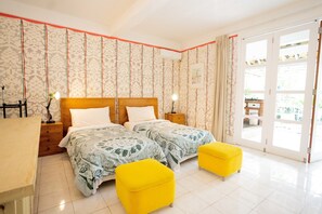 Desk, laptop workspace, blackout curtains, free WiFi - Sayan Ridge Villa (Ubud)