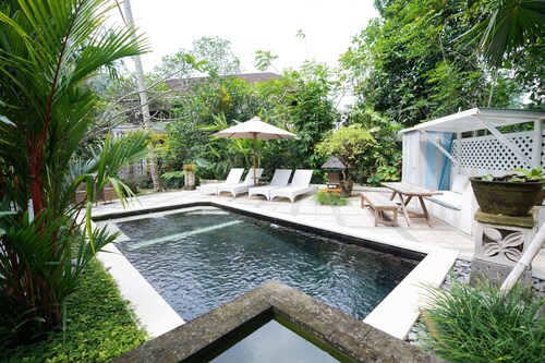 Sayan Ridge Villa