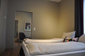 Zimmersafe, Schreibtisch, schallisolierte Zimmer, kostenlose Babybetten