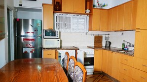 Basic Apartment | Private kitchen | Full-sized fridge, microwave, oven, stovetop - 2BD Apt. 3Min Walk To The Beach Netflix (Bat Yam)