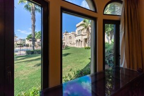 View from room - Palm Canal Cove Villa 5 Bedrooms (Dubai)