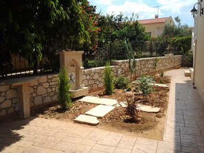 Property grounds - father's house in kissamos 2 (Kissamos chania crete)