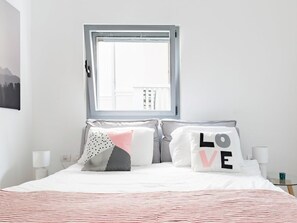 2 bedrooms, in-room safe, iron/ironing board, WiFi - Newly renovated apartment in the best location in Tel Aviv 4 min walk to beach (Tel Aviv-Yafo)