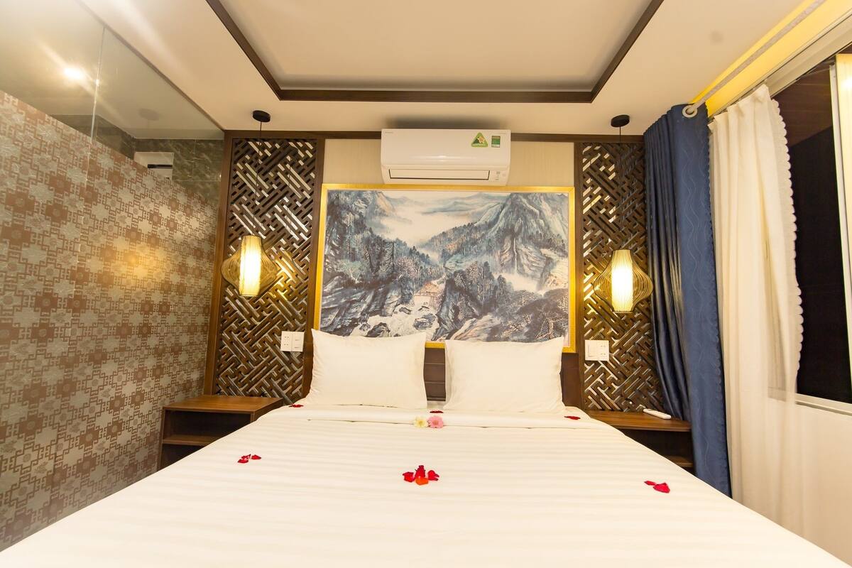 Deluxe Room | Minibar, desk, soundproofing, WiFi (free)