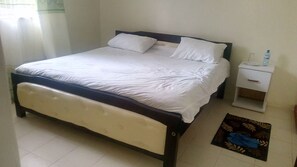 7 Schlafzimmer, Bügeleisen/Bügelbrett, kostenloses WLAN, Bettwäsche