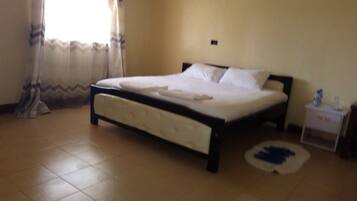 7 quartos, ferros/tábuas de passar roupa, Wi-Fi de cortesia