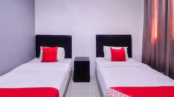 Standard Twin Room | Desk, free WiFi, bed sheets