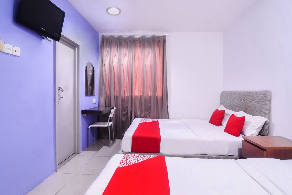 Superior Suite | Desk, free WiFi, bed sheets