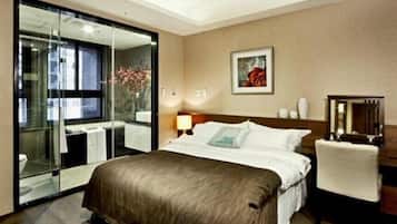 Perhehuoneisto, 2 makuuhuonetta, tupakointi sallittu (Zunlong) | 2 makuuhuonetta, untuvapeitot, yksilöllisesti sisustettu, ilmainen Wi-Fi