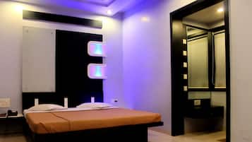 Executive-Zimmer | 1 Schlafzimmer, Schreibtisch, laptopgeeigneter Arbeitsplatz, Babybetten