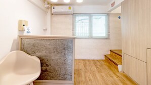 Unclassified image, 5 of 36, button - Ze Residence Bang Aor (Bangkok)