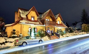 Front of property - Straszny Dwor (Koscielisko)