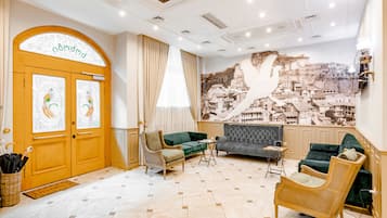 Coin salon dans le hall