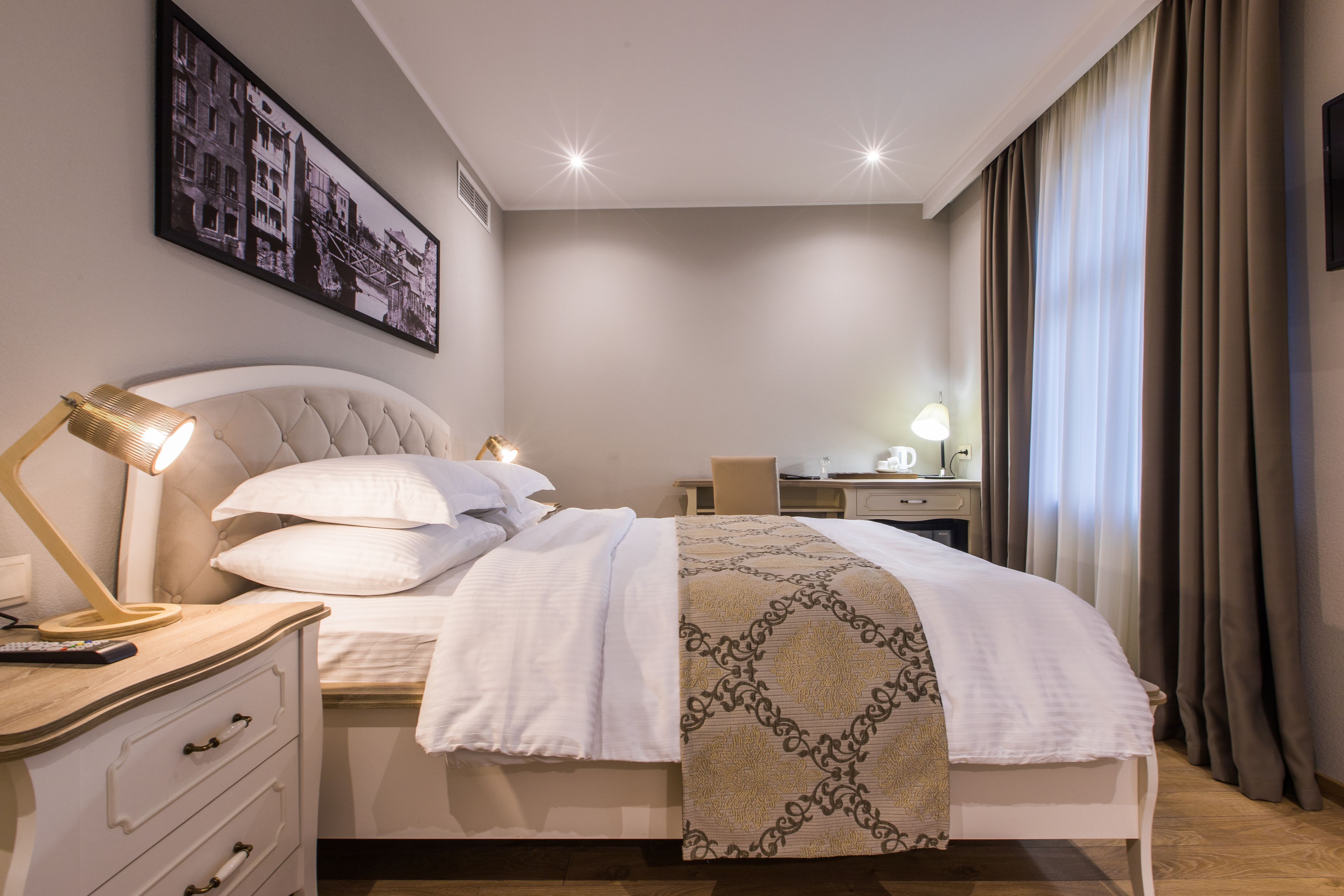 Premium bedding, minibar, in-room safe, desk